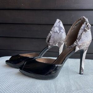 BCBG Snakeskin Patent Peep Toe Heels Size 7.5 ankle strap